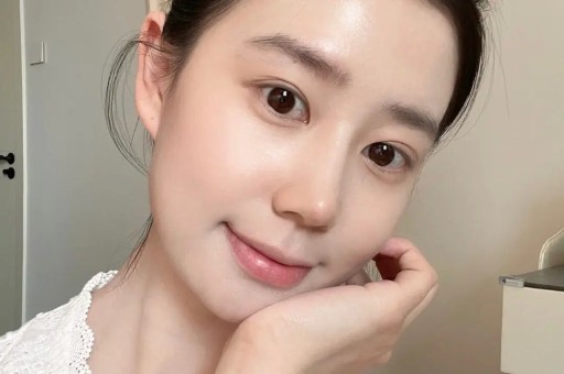 邓伦逃税被处罚风波后手写字遭群嘲丑陋如今口碑逆转背后原因揭秘当初圈内外为何一致称赞他的字是真的好