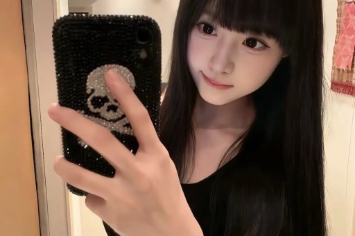 “沪阿姨退休在大理”堵路打人母慈子孝人设崩塌网红都怎么了